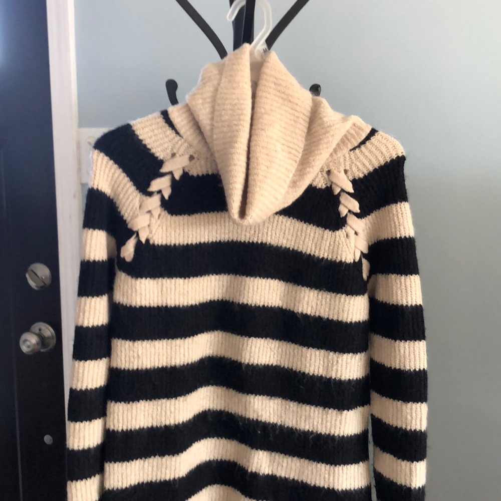 Turtle neck sweater